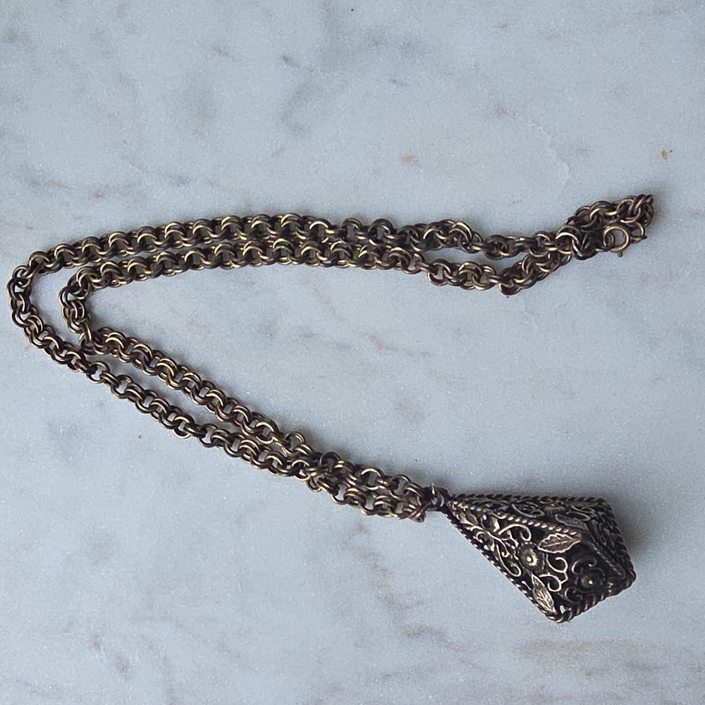 vintage or antique filigree cage pendant necklace - Picture 6 of 10